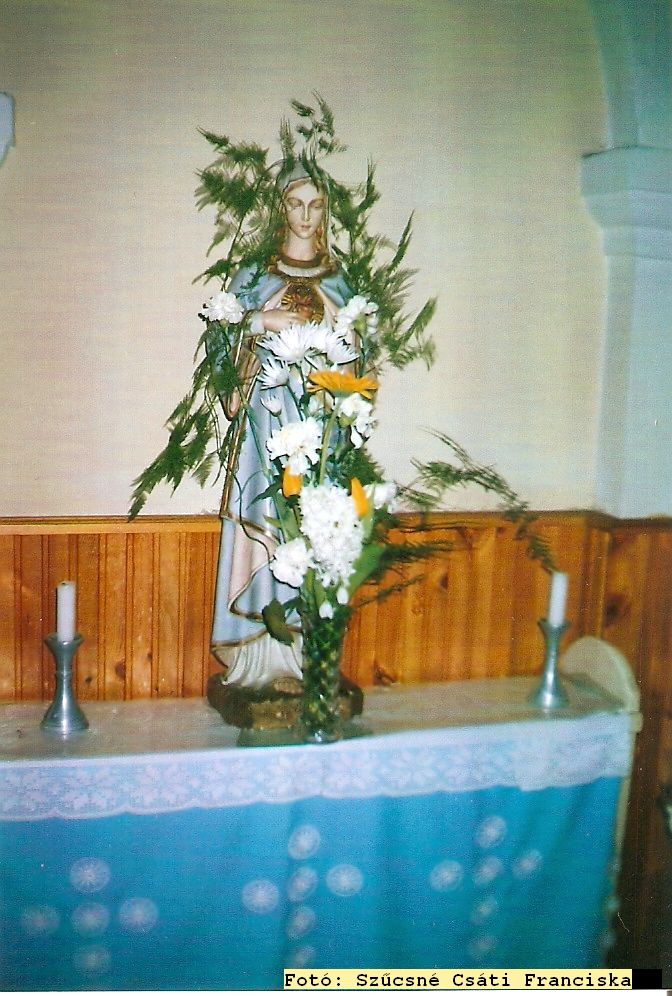 Szűz Mária Szeplőtelen Szíve szobor